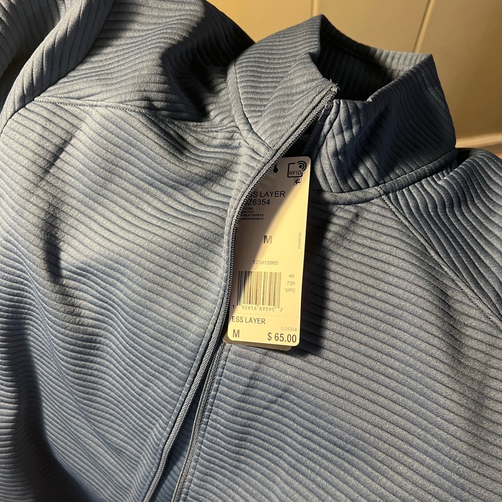Adidas ESS Layer - Picture 3 of 4